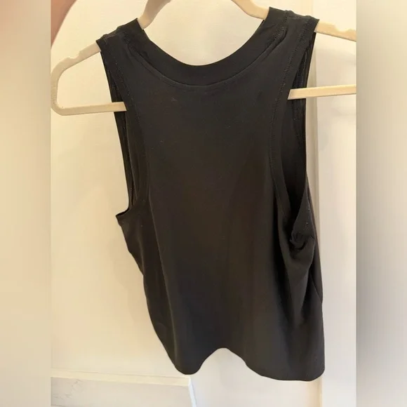 Vuori Black Heather performance tank - Picture 2 of 4